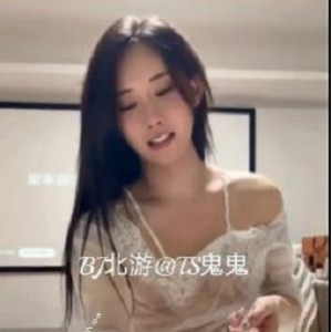 TS大神BJ大佬3G资源：小姐姐漂亮用嘴互动打H机，短作品100V视频尽享